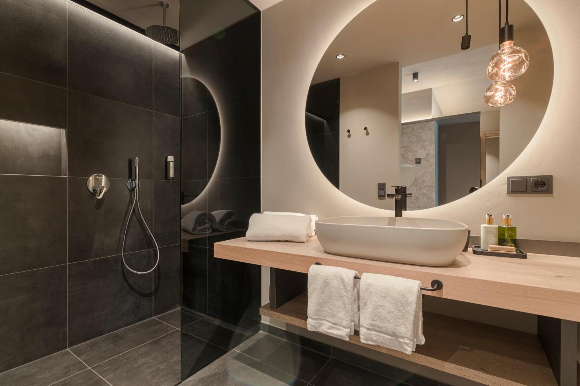 Belia Lofts - Adults Only - Apartments Appiano Sulla Strada Del Vino Bagian luar foto